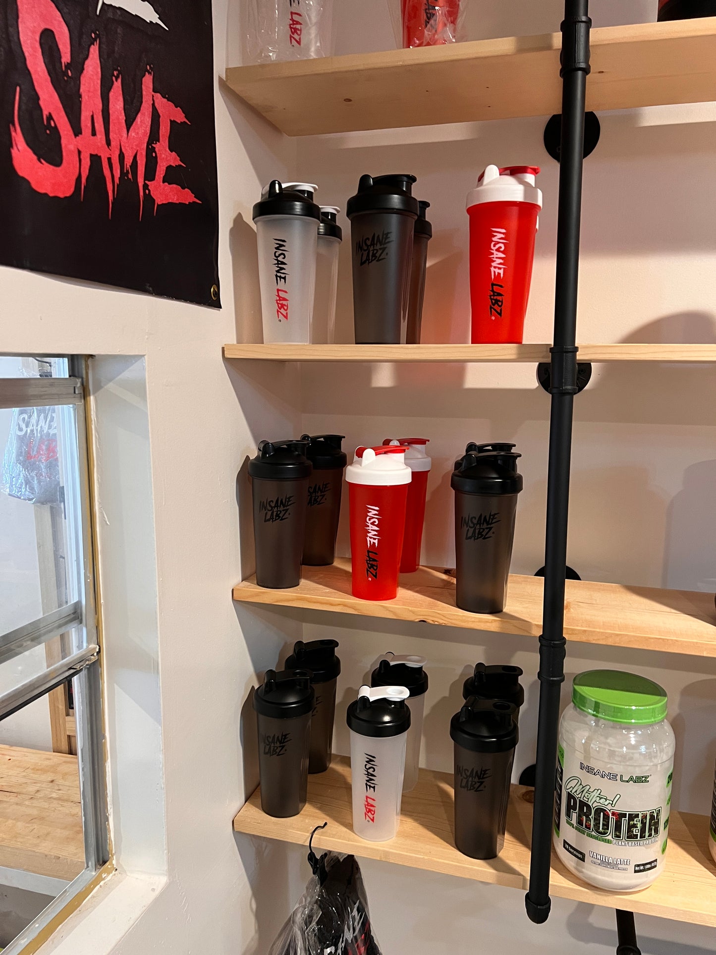 INSANE LABZ BLACK LOGO SHAKER