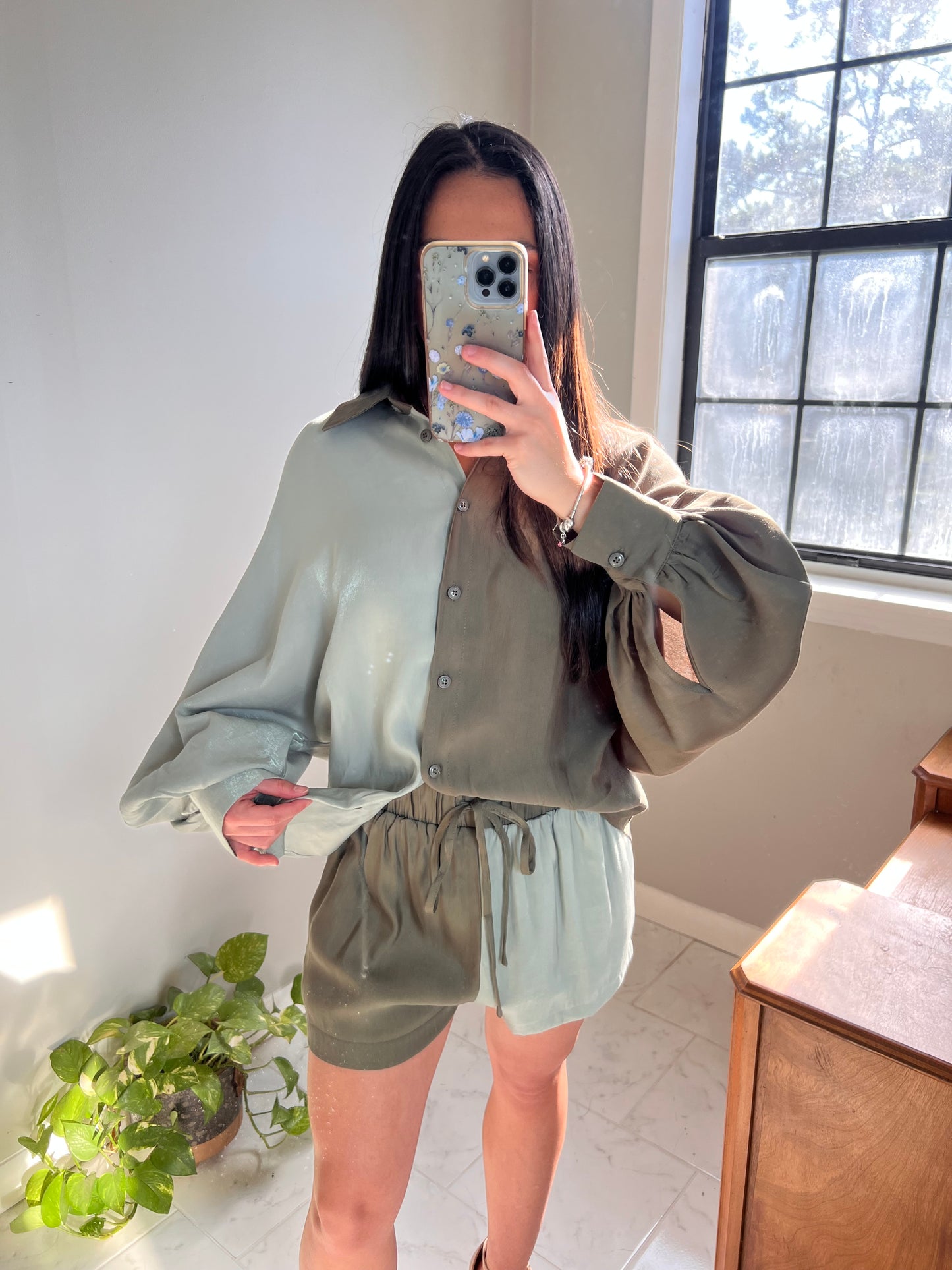 OLIVE CONTRAST SHORTS