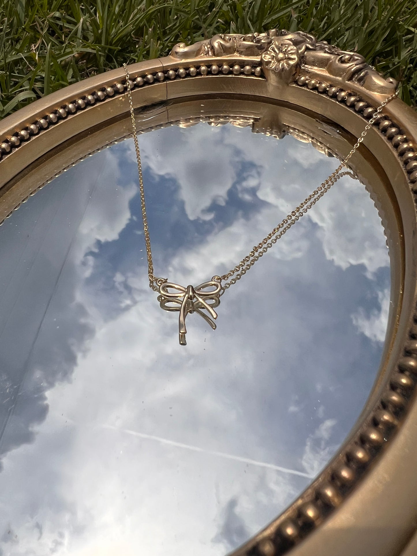 BOW PENDANT NECKLACE