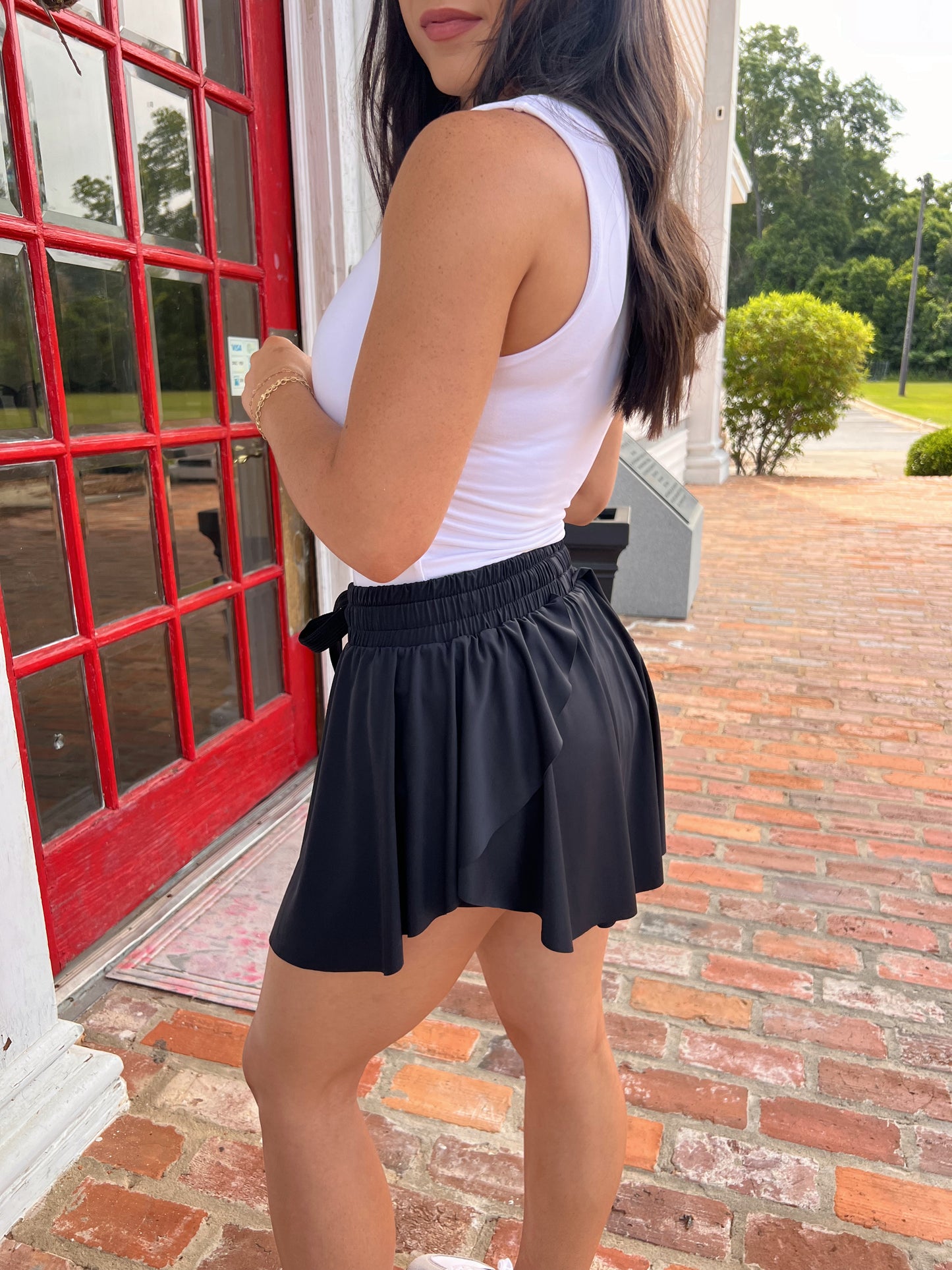 BLACK ON POINT SKORT