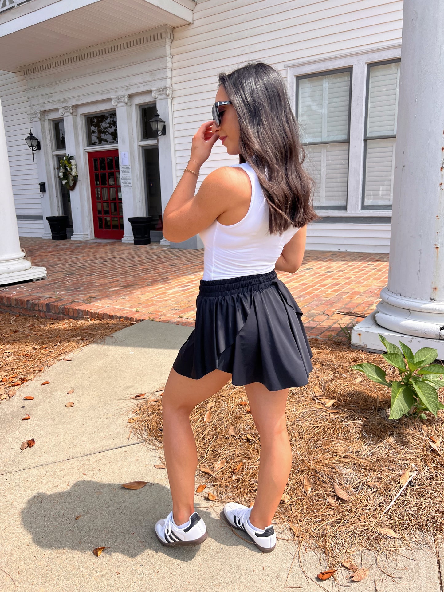 BLACK ON POINT SKORT