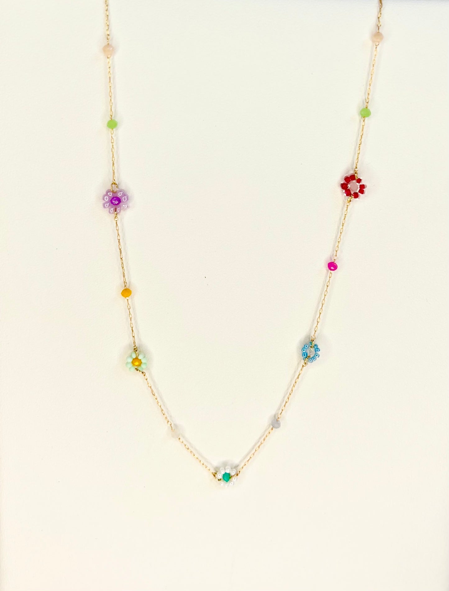 BEADED FLOWER NECKLACE