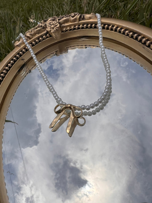 BOWS & PEARLS NECKLACE