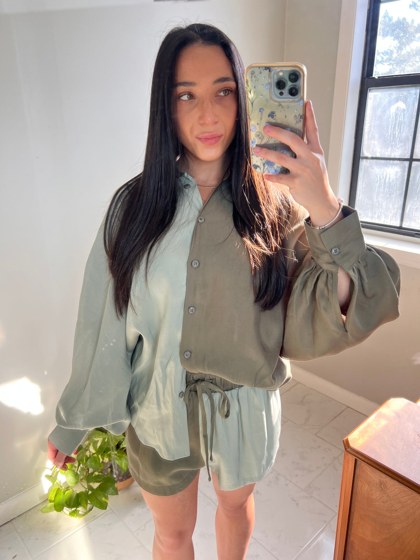 OLIVE CONTRAST TOP