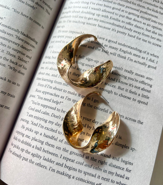 GOLD TWISTED HOOPS