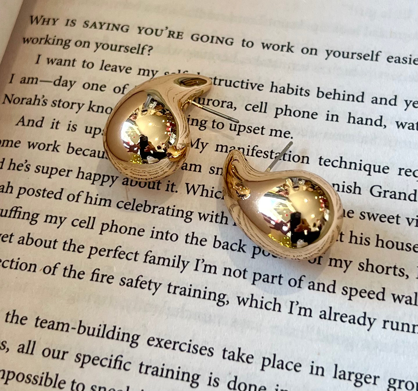 GOLD POST TEARDROP EARRINGS