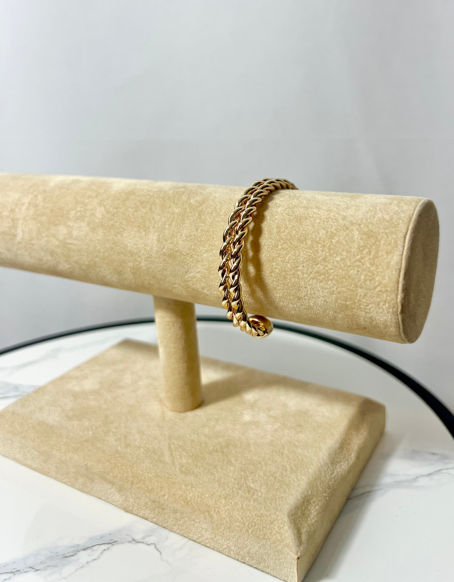 TWIST CUFF