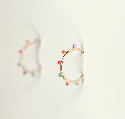 COLOR TRIMMED HOOPS